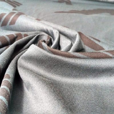Cotone fantasia ad aquile stilizzate grigio 3