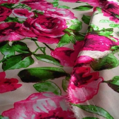 Raso a fantasia floreale colori accesi bianco fucsia e verde 1