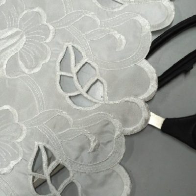 Pizzo taffetà ricamato foglie bianco 2