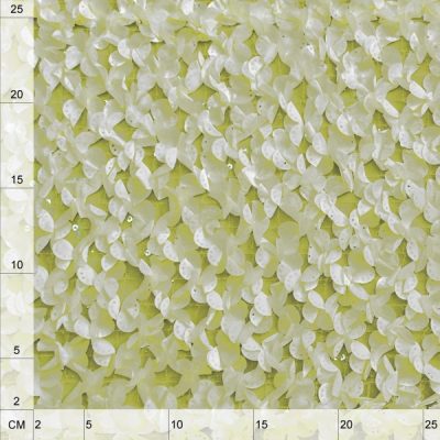 Tessuto per abiti in pizzo con applicazioni di petali di raso bianco naturale 2
