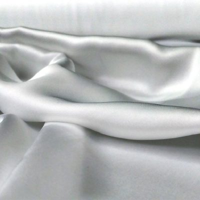 Raso brillante di diversi colori 4