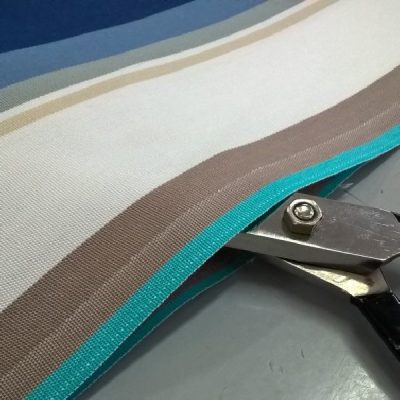 tessuto in dralon da esterno resistente motivo a righe al metro con forbice 4