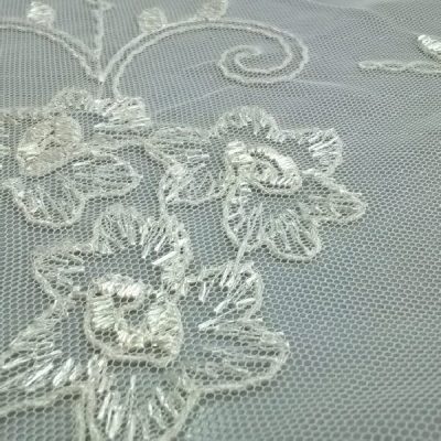 tessuto in tulle ricamato per tende floreale avorio al metro dettaglio 2