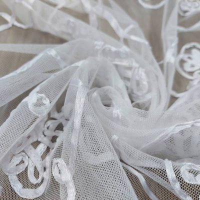 tessuto per tende in tulle ricamato bianco al metro trasparenza 3