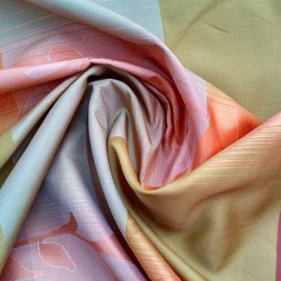 Tende con motivo floreale multicolor - Alt.330 cm