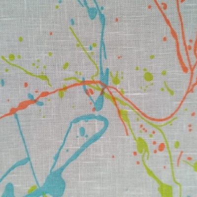 Tessuto per tende con fantasia astratta multicolor rustica su bianco al metro 2