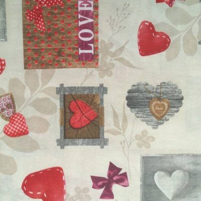 Tovagliato rustico e romantico con cuori e scritte 1