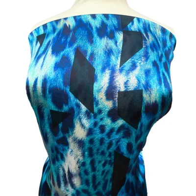 Raso di seta elasticizzato firmato bluemarine blu manichino 2