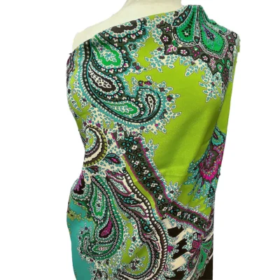 Scampolo di alta moda made in italy in raso di seta manichino 3