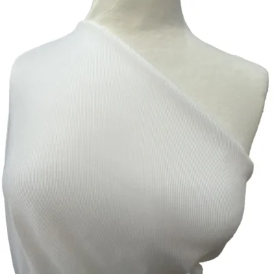 Raso in tinta unita misto-seta colore bianco naturale manichino 1