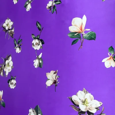 Tessuto in raso di seta alta moda Made in Italy viola intenso 1