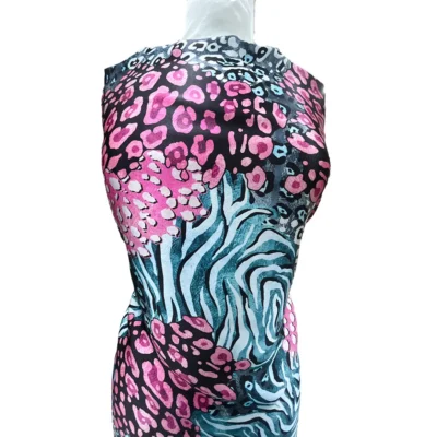 Raso di pura seta made in italy fantasia geometrica e animalier mannequin 6