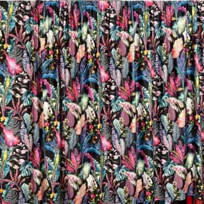 Velluto rasato da arredamento fantasia a fiori su sfondo nero 2