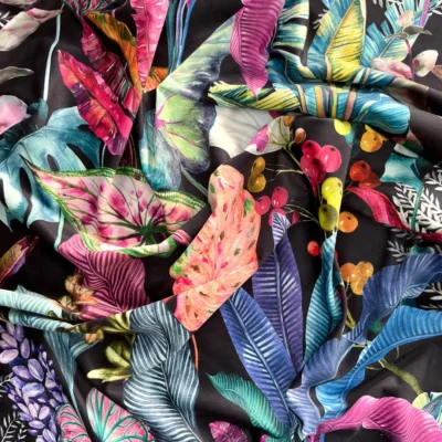 Velluto rasato da arredamento fantasia a fiori su sfondo nero 6