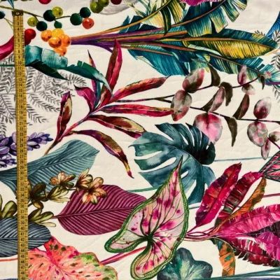 Velluto rasato da arredamento fantasia a fiori su sfondo nero 11