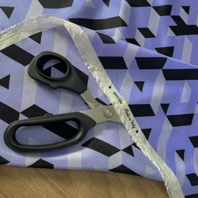 Raso di seta d'Alta Moda MADE in ITALY fantasia geometrica 2