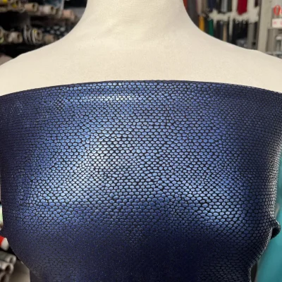 Tessuto tecnico bielastico con fantasia a scaglie 3