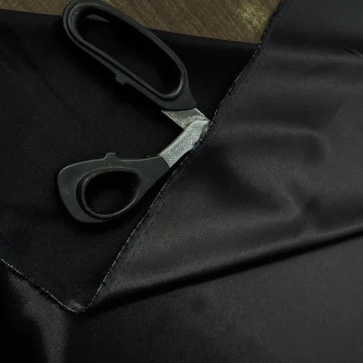 raso di pura seta satinato a tinta unita color nero intenso 5