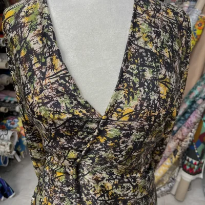 raso satinato in pura seta fantasia astratta con vegetazione 7