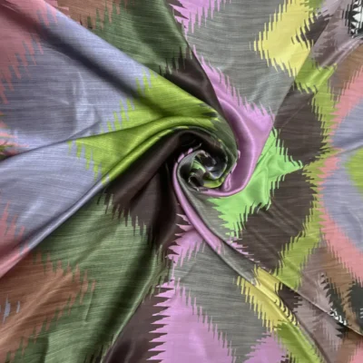 Raso di pura Seta Made in Italy con fantasia astratta 3