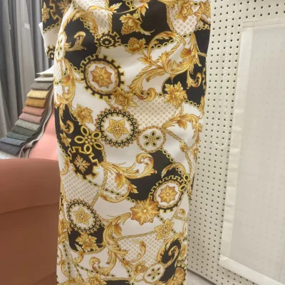 Scampolo di raso di pura seta firmato fantasia floreale e geometrica 7