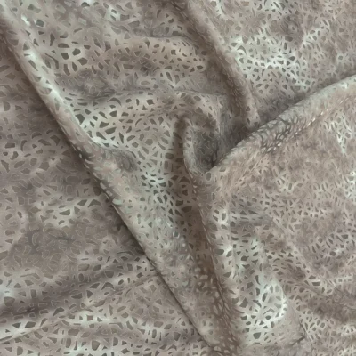 Tessuto per Tende con Geometrie Raffinate e Tonalit&agrave; Sofisticate 8