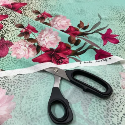 crepe fiori ibisco+animalier turchese 3