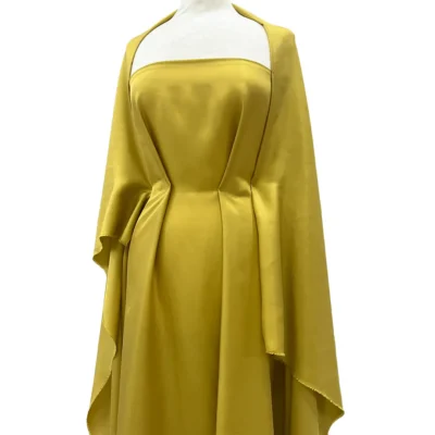 Twill in 100% Seta color senape tendente al verde 1