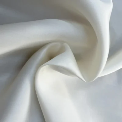 Organza di pura seta di media pesantezza e coprenza color Avorio (3)