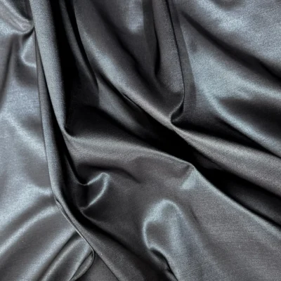 Tessuto duchesse tecnico leggero con mano taffet&agrave; morbi (5)