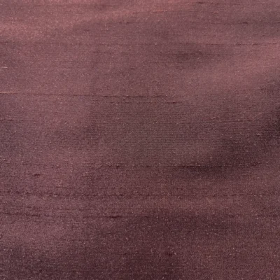 Tessuto in taffet&agrave; shantung di seta di marrone cioccolata (1)