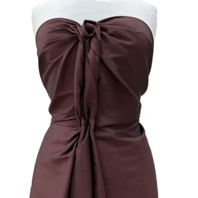 Tessuto in taffet&agrave; shantung di seta di marrone cioccolata (6)