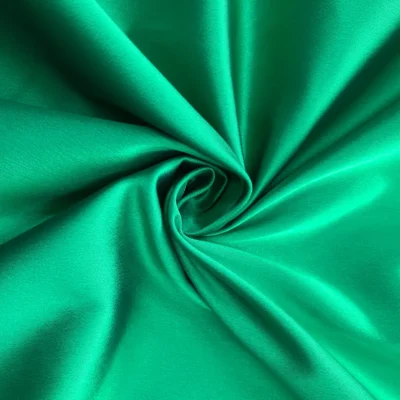 raso sintetico leggermente elasticizzato color verde smeraldo (3)