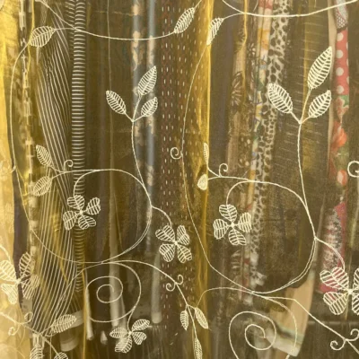 tenda organza arancio ricamo floreale avorio