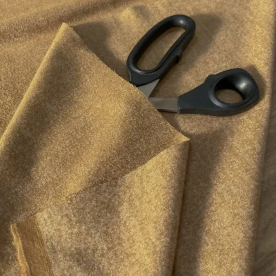 panno di lana color cammello