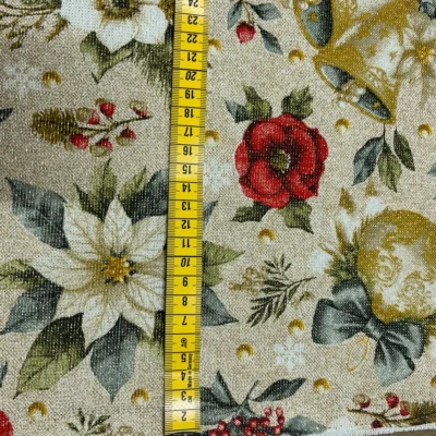 Tessuto per tovaglie con Stelle di Natale, Oro e Verdi Rametti (1)