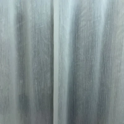 Tendaggio neutro elegante e uniforme