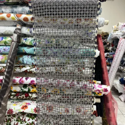 Macram&eacute; a rete floreale blu navy con bordo rifinito (11)