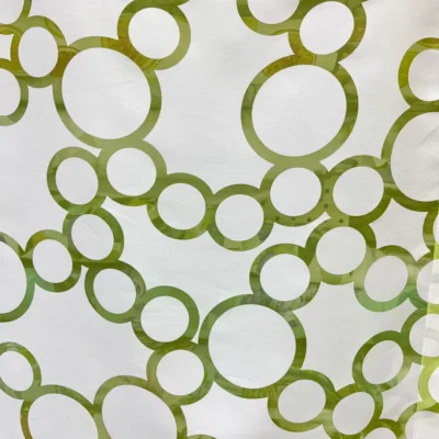 Tendina a vetro bianca con cerchi verde salvia, disponibile in larghezze 60 e 90 cm 2