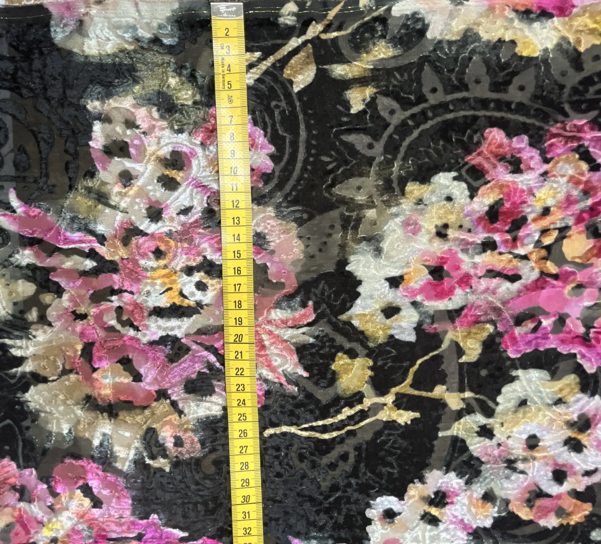 Tessuto di Seta devoré su base georgette (tipo chiffon), fantasia floreale - Alt.145 cm - immagine 5