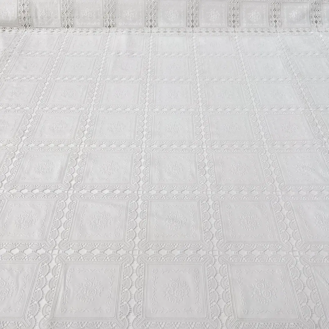 Tovaglia plastificata bianco ottico quadratoni